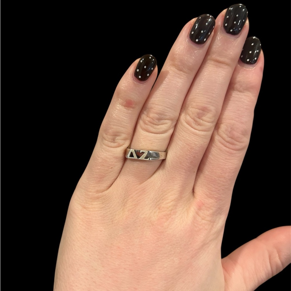 Delta Zeta Sterling Silver .925 Ring: approximately size 7.5-8.0